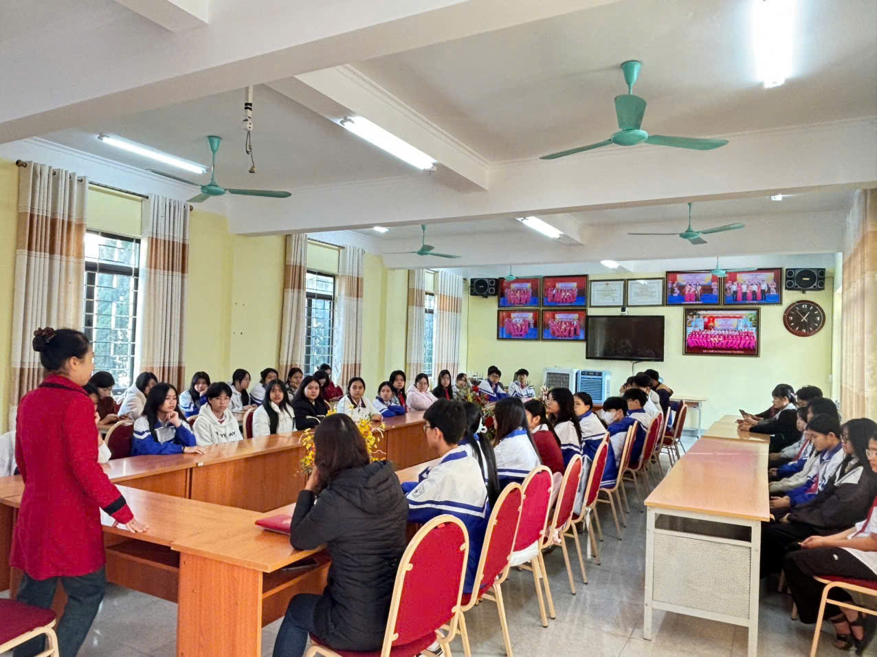 THÀNH TÍCH ẤN TƯỢNG TẠI KỲ THI CHỌN HỌC SINH GIỎI CẤP TỈNH CÁC MÔN VĂN HÓA LỚP 9,10,11,12 CỦA TRƯỜNG THCS TÂN BÌNH